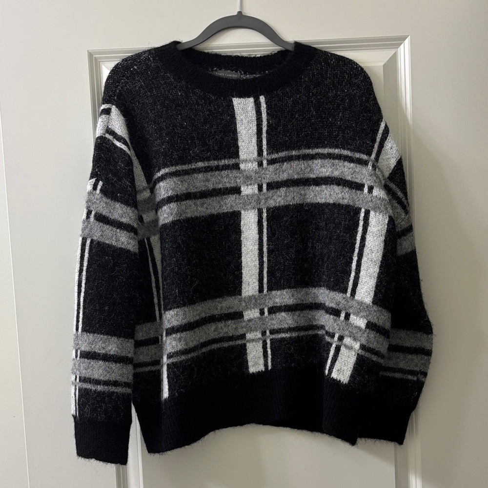 Vince Camuto Black and Gray Plaid Women’s Sweater